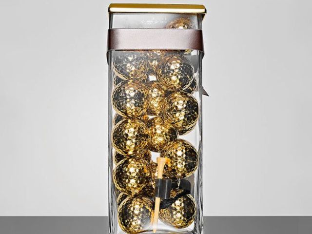 gold-golf-ball