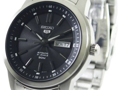 the-revolution-of-sevenfriday-watches