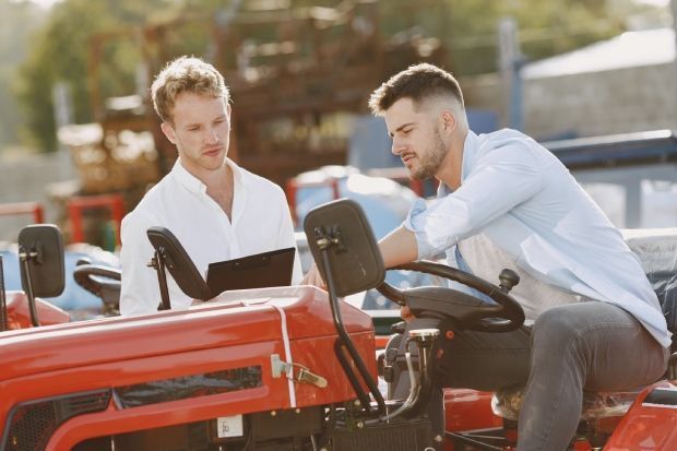 buy-and-sell-used-tractors-easily-trusted-auction-platform-big-0