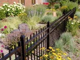 aluminum-fence-installation-durable-stylish-fencing