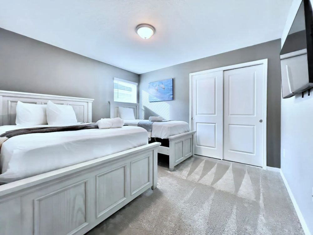 indsor-cay-8-bedroom-vacation-rentals-near-disney-world-big-4