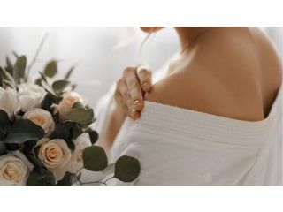enhance-your-wedding-glow-with-a-natural-bride-makeup-specialist-small-0