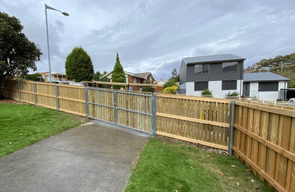chain-link-fence-big-0