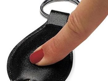 papachina-showcases-custom-leather-keychains-bulk-for
