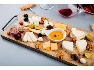 join-fun-creative-charcuterie-board-workshops-near-me-small-0