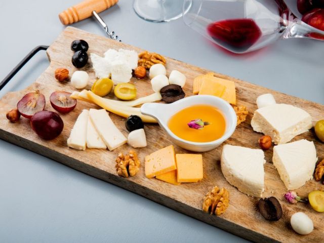 join-fun-creative-charcuterie-board-workshops-near-me