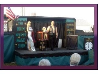 chicago-traveling-magic-illusions-for-events-and-parties-small-0