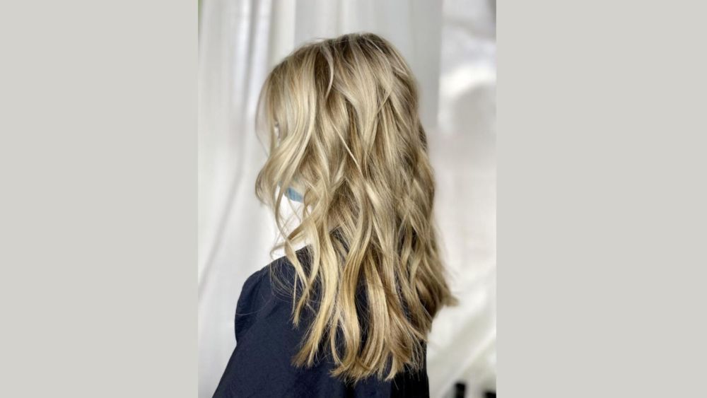 salons-that-do-balayage-near-you-for-seamless-blonde-highlights-big-0