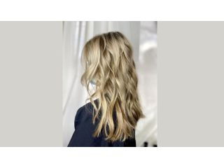 salons-that-do-balayage-near-you-for-seamless-blonde-highlights-small-0