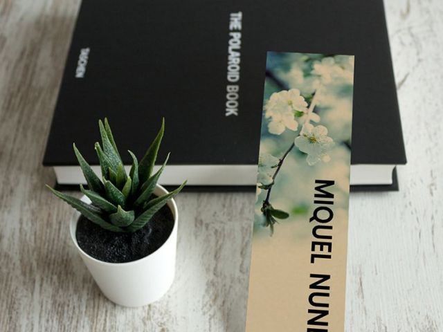 print-brown-kraft-bookmarks-from-printmagic