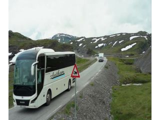 travel-tourism-small-1