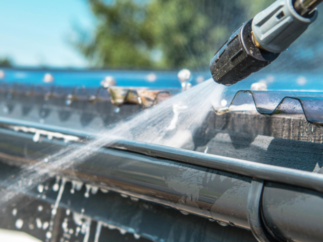 gutter-cleaning-services-in-menlo-park-book-service-today