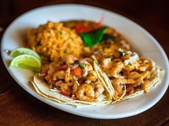the-alley-restaurant-bar-newport-beach