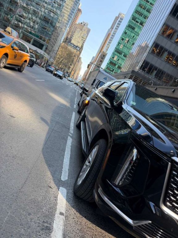 affordable-and-luxury-car-service-to-jfk-queens-anytime-big-1