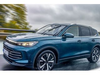 tlc-car-rental-luxury-and-premium-vehicle-rentals-in-nyc-small-0
