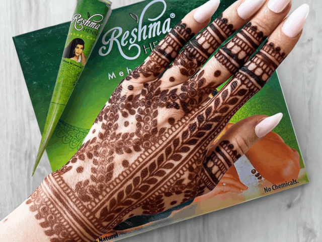 henna-cones-for-dark-and-long-lasting-mehndi-designs