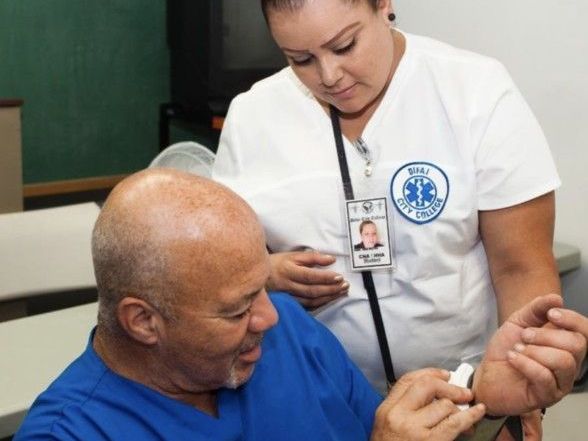cna-classes-online-in-los-angeles-with-practical-skill-training
