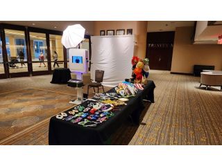 creative-photo-booth-dallas-for-unique-event-photos-small-0