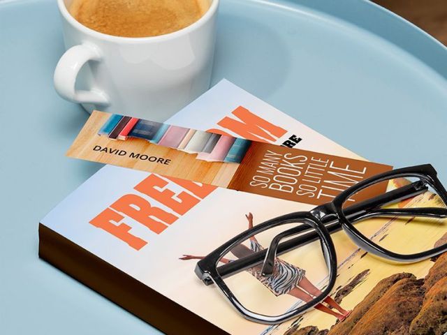 print-spot-uv-bookmarks-from-printmagic