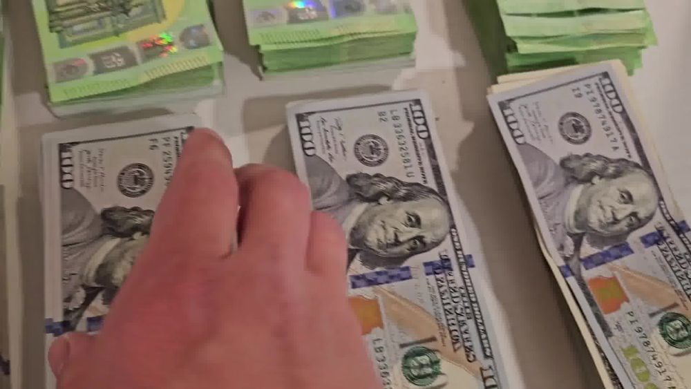 prop-money-realistic-big-0