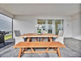 vacation-rentals-in-london-for-football-teams-small-3