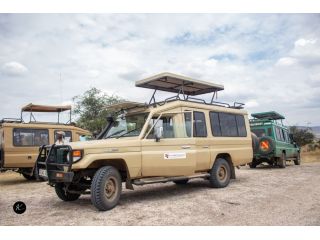 kenya-safari-tours-explore-wildlife-nature-adventure-small-0