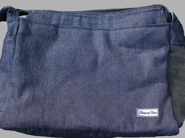 organic-denim-calming-pooch-bag
