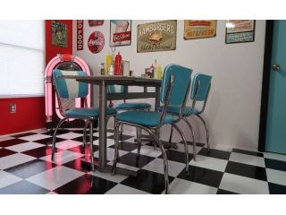 retro-diner-tables-and-chairs-perfect-for-cafes-or-home-small-0