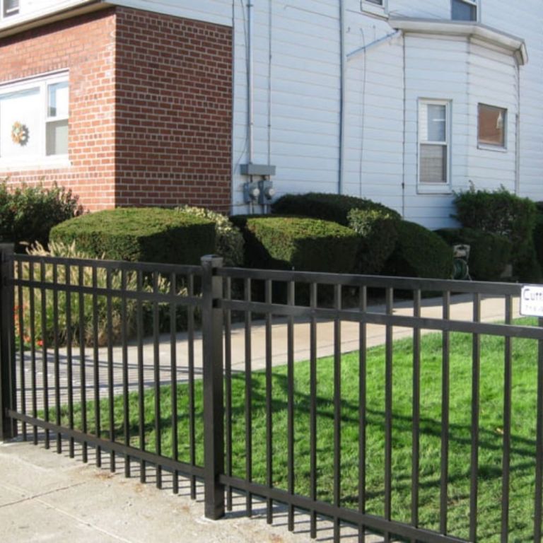 aluminum-fence-installation-tips-for-long-lasting-results-big-0