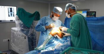 best-joint-replacement-surgeon-in-agra-for-knee-pain-relief-big-0