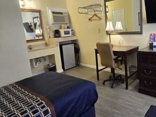 blythe-ca-hotel-booking