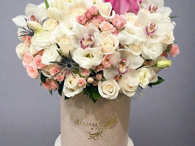 white-roses-flower-bouquet-online-in-usa-spring-season