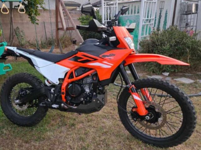 specialized-ktm-390-adv-accessories-for-performance