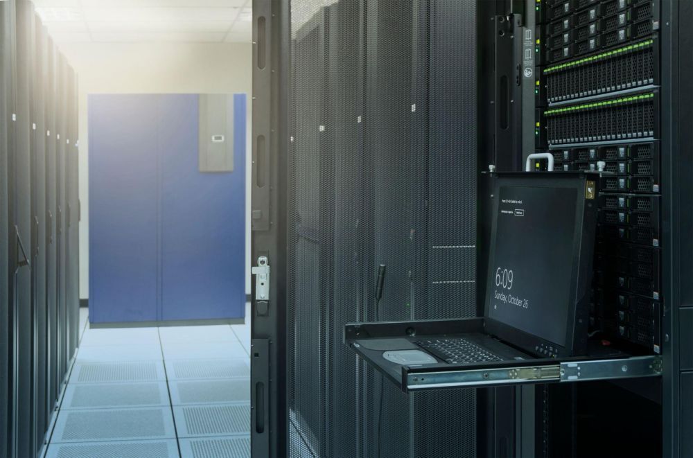 upgrade-your-server-rack-with-rackmount-keyboard-and-monitor-big-3