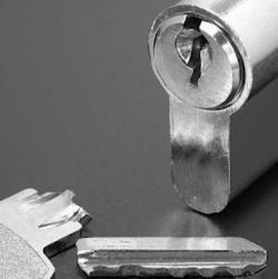 commercial-locksmith-service-the-caring-locksmith-big-1