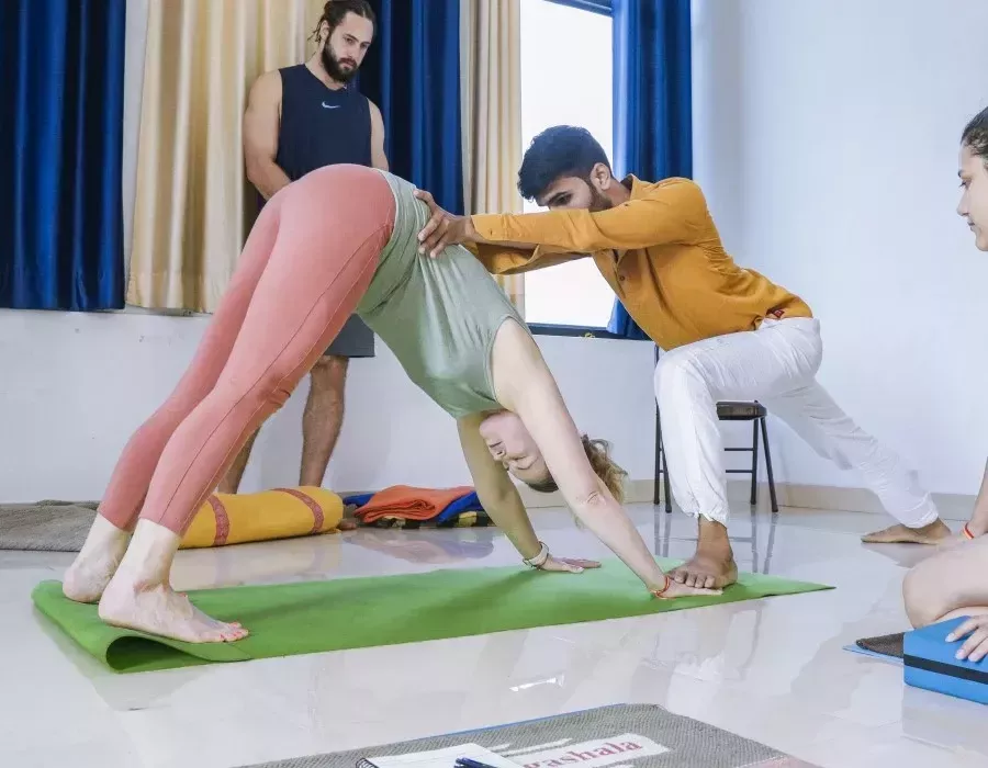 300-hour-yoga-training-india-big-0