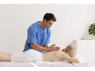 massage-therapist-schooling-in-chicago-small-0