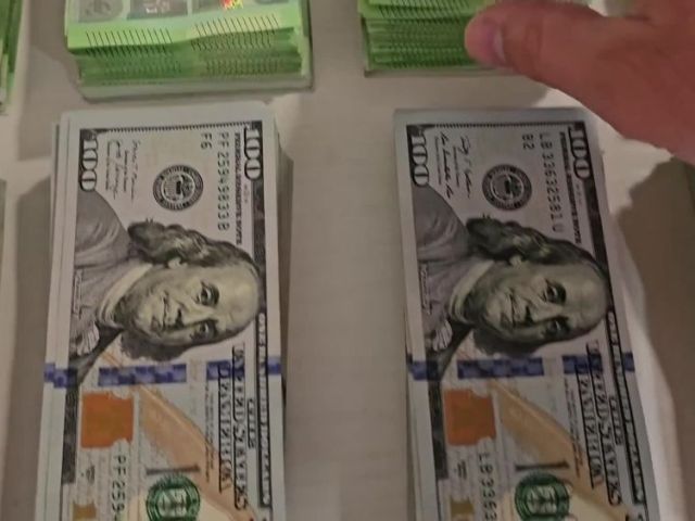 prop-usd-bills-prop-euros-prop-pounds
