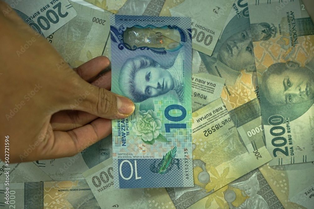 buy-swiss-franc-banknotes-big-1