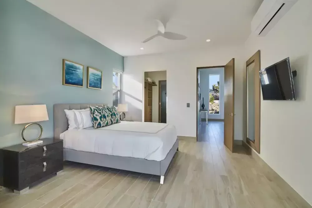 luxury-yacht-charter-rentals-in-cabo-san-lucas-big-2