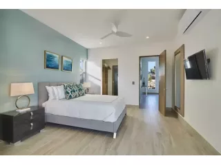luxury-yacht-charter-rentals-in-cabo-san-lucas-small-2