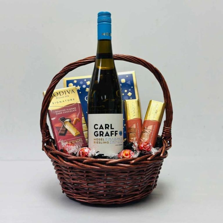 shop-exclusive-wicker-wine-gift-baskets-with-fast-delivery-big-0