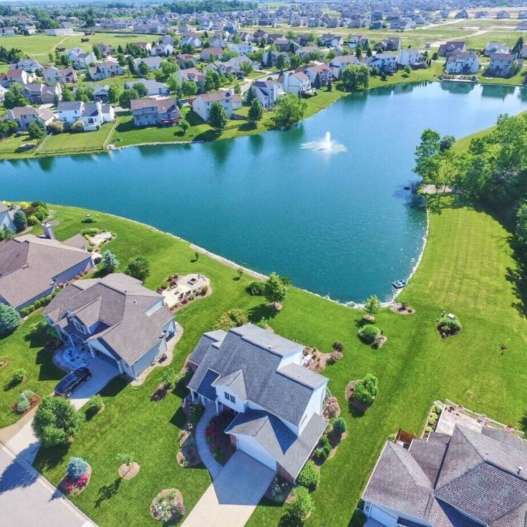 zionsville-in-real-estate-agents-find-homes-easily-big-0