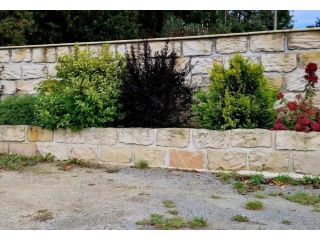 expert-retaining-wall-installation-you-can-trust-small-0