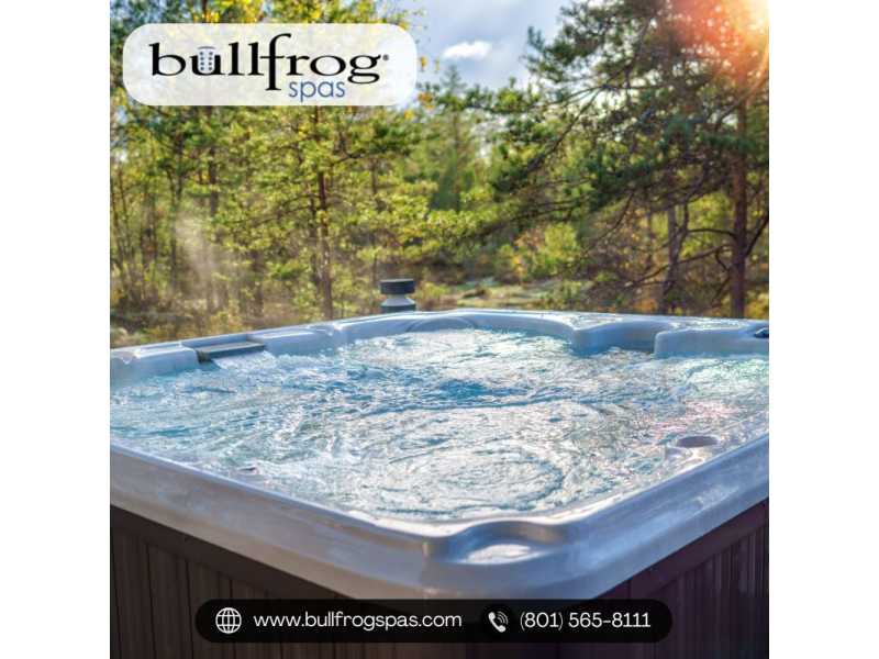 therapeutic-hot-tubs-bullfrog-spas-small-0