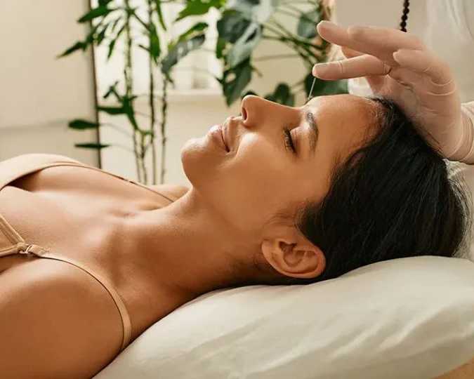 effective-pain-relief-massage-for-relaxation-healing