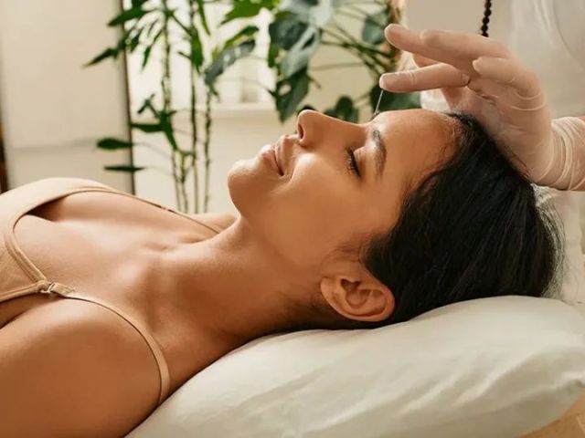 effective-pain-relief-massage-for-relaxation-healing
