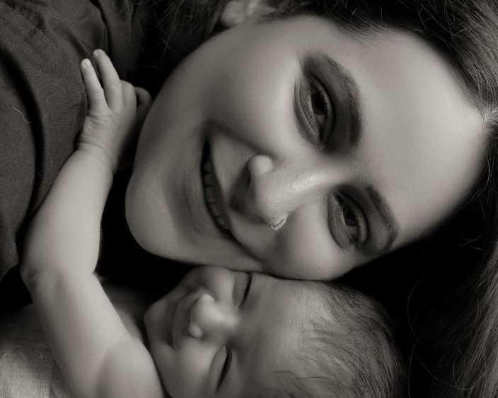 newborn-shoot-how-to-capture-your-babys-first-moments