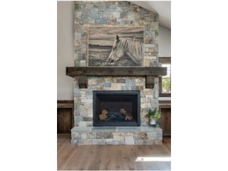 custom-home-builder-bend-at-complements-home-small-0
