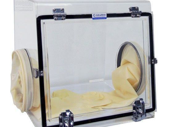 portable-glove-box-for-safe-and-controlled-lab-handling
